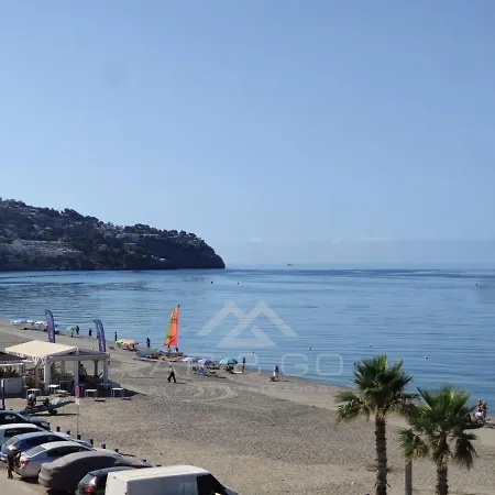 Quiet Beachfront Apartment La Herradura (Granada)